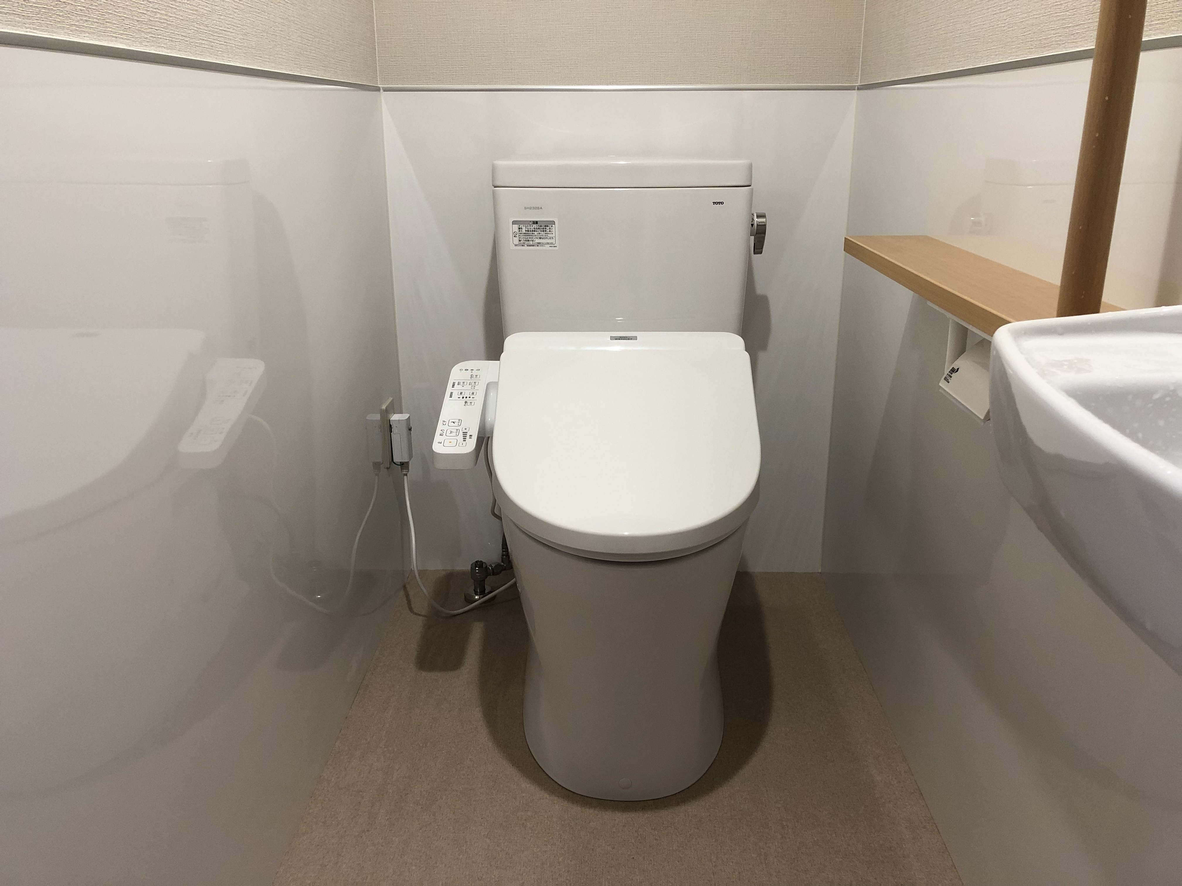 大阪市阿倍野区　戸建住宅　洋式トイレ取替工事＆内装工事