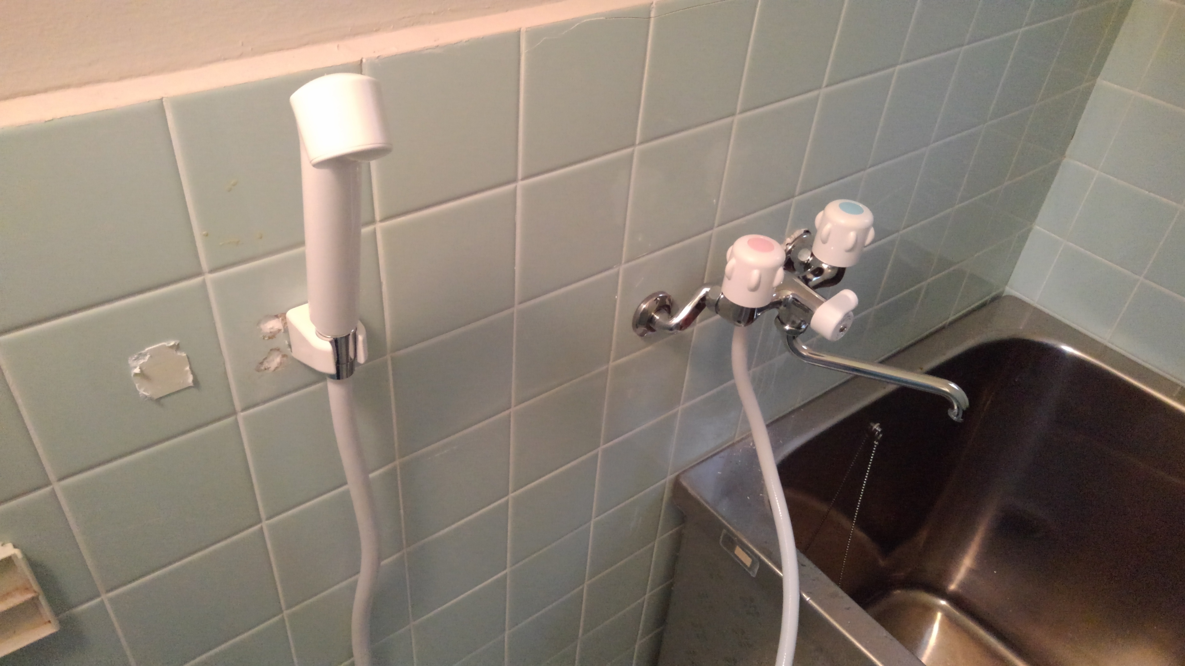 大阪市東住吉区　賃貸マンションの浴室シャワー水栓取替工事