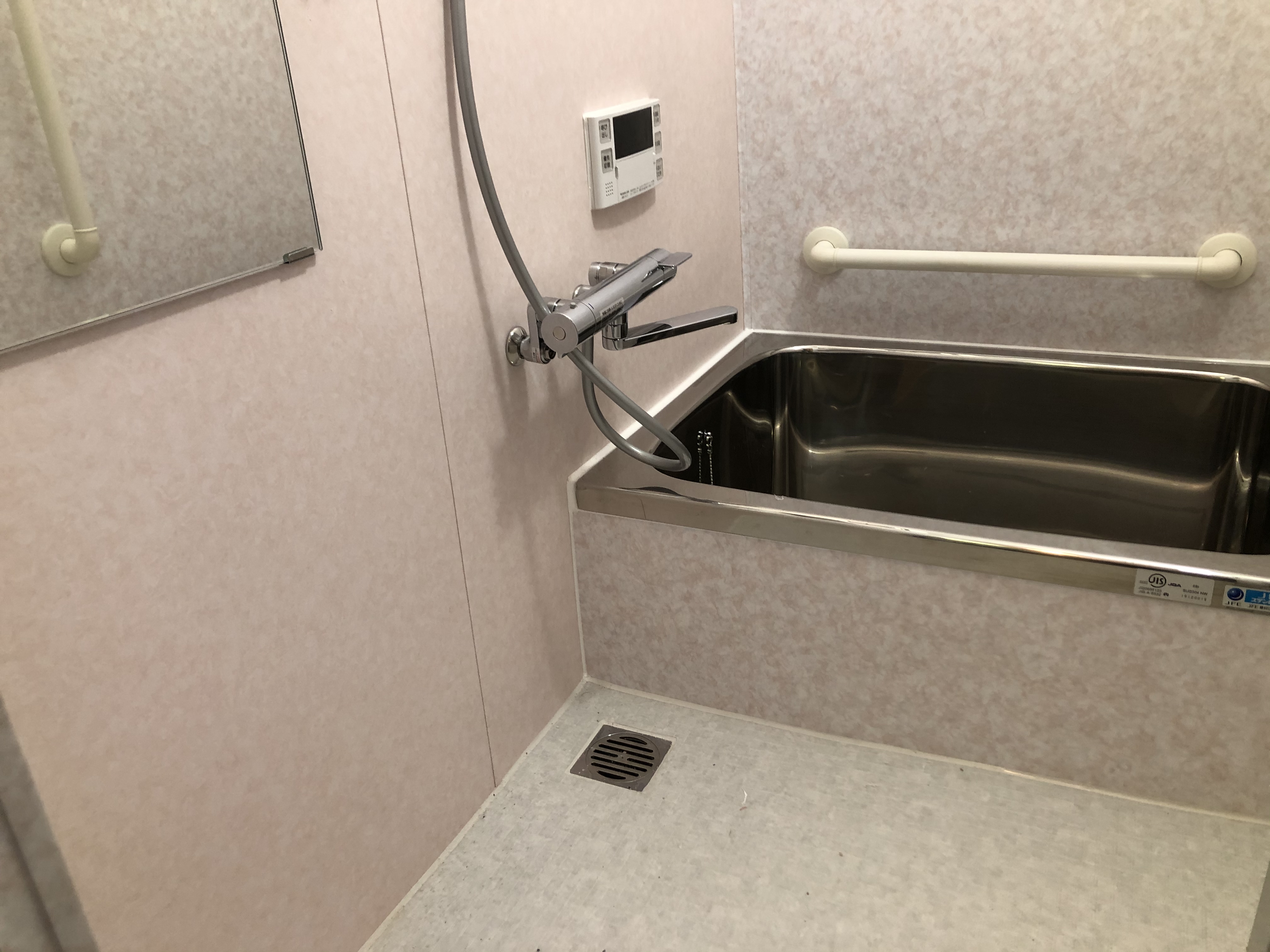 大阪市東住吉区　戸建て住宅の浴室リフォーム工事　在来風呂にパネル工法で新品みたいになりました