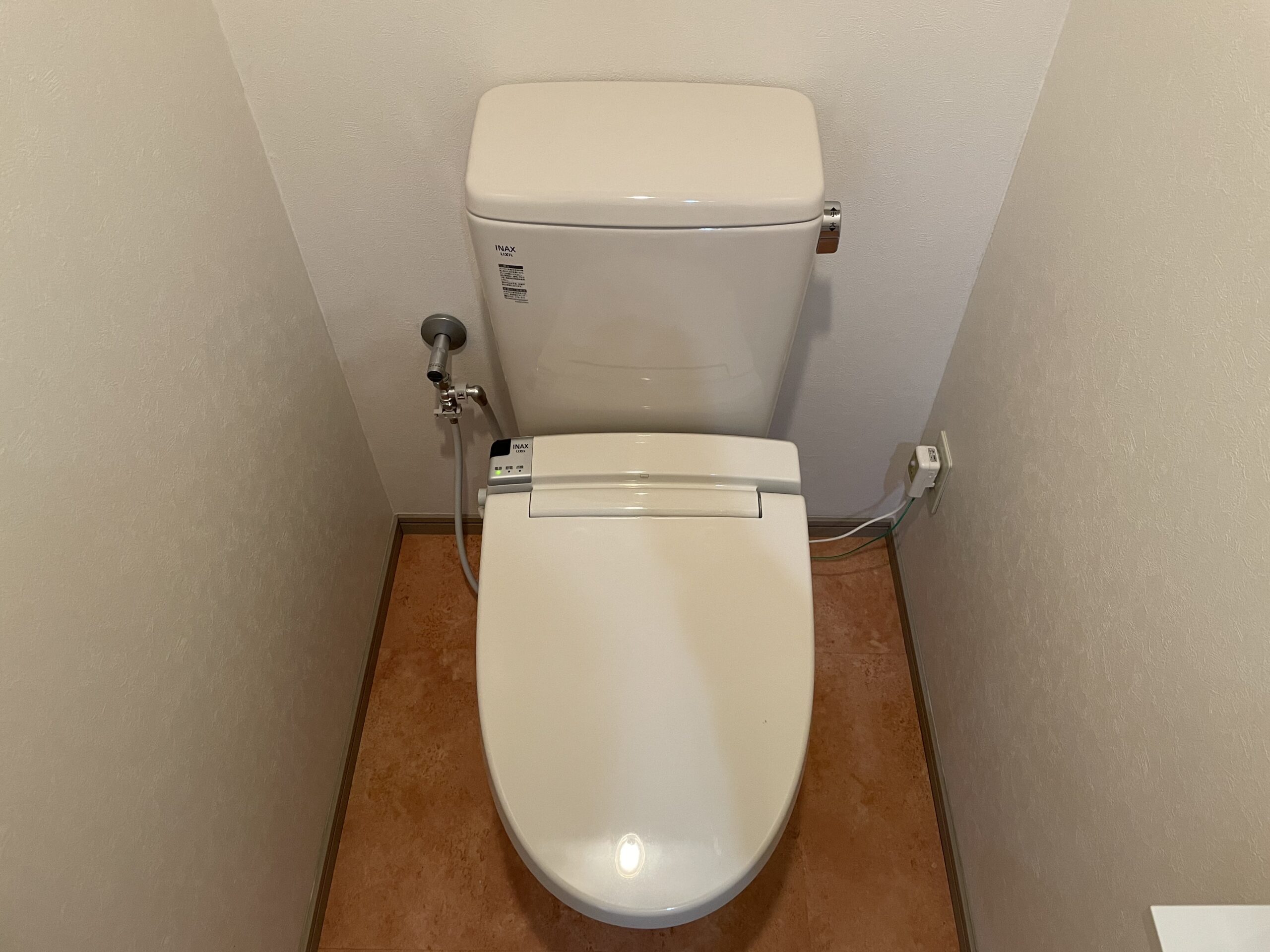 大阪市中央区　マンションの洋式トイレ取替リフォーム工事　LIXILアメージュＺマンション壁排水
