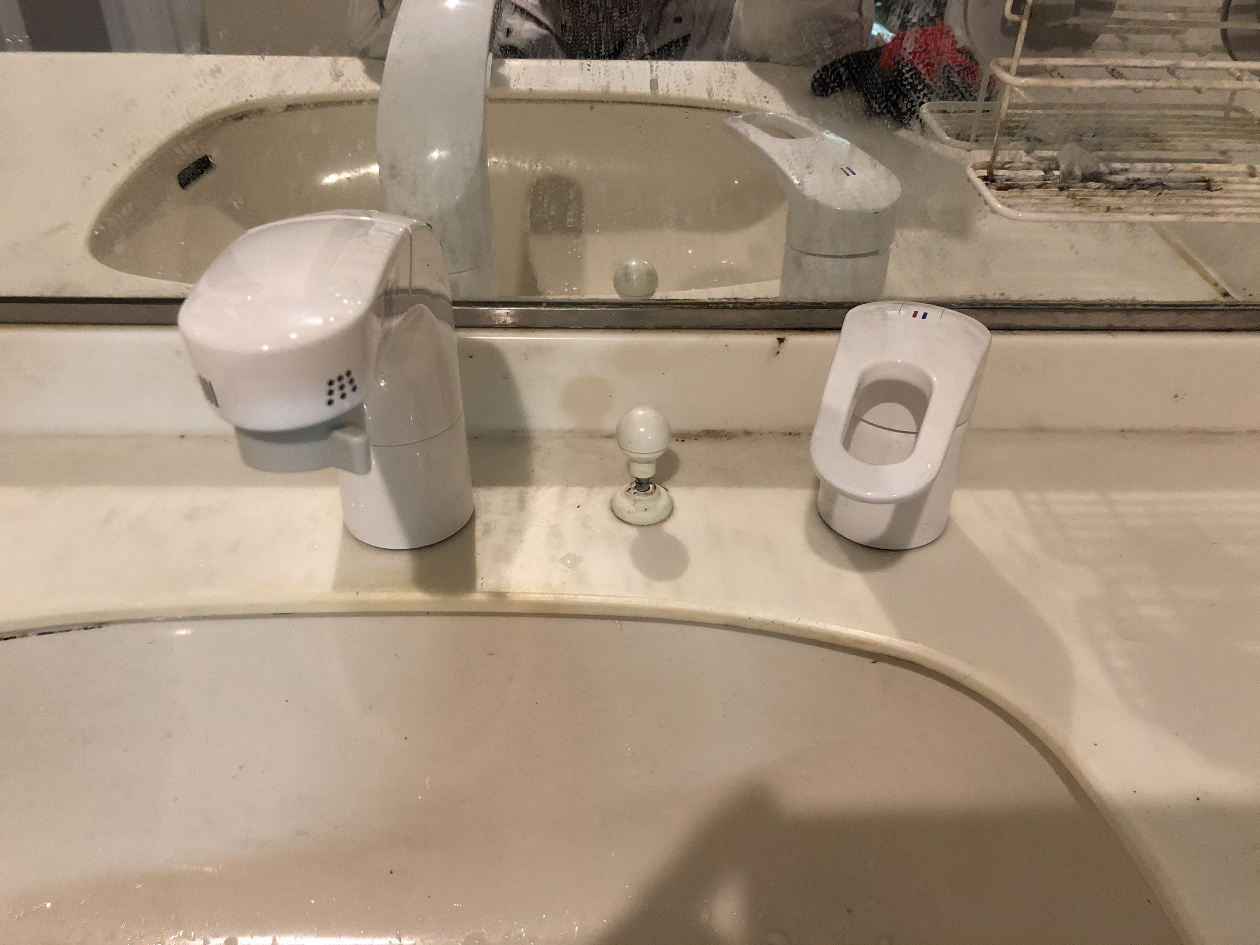 大阪市阿倍野区　分譲マンションの洗面水栓取替工事　シャンプードレッサー