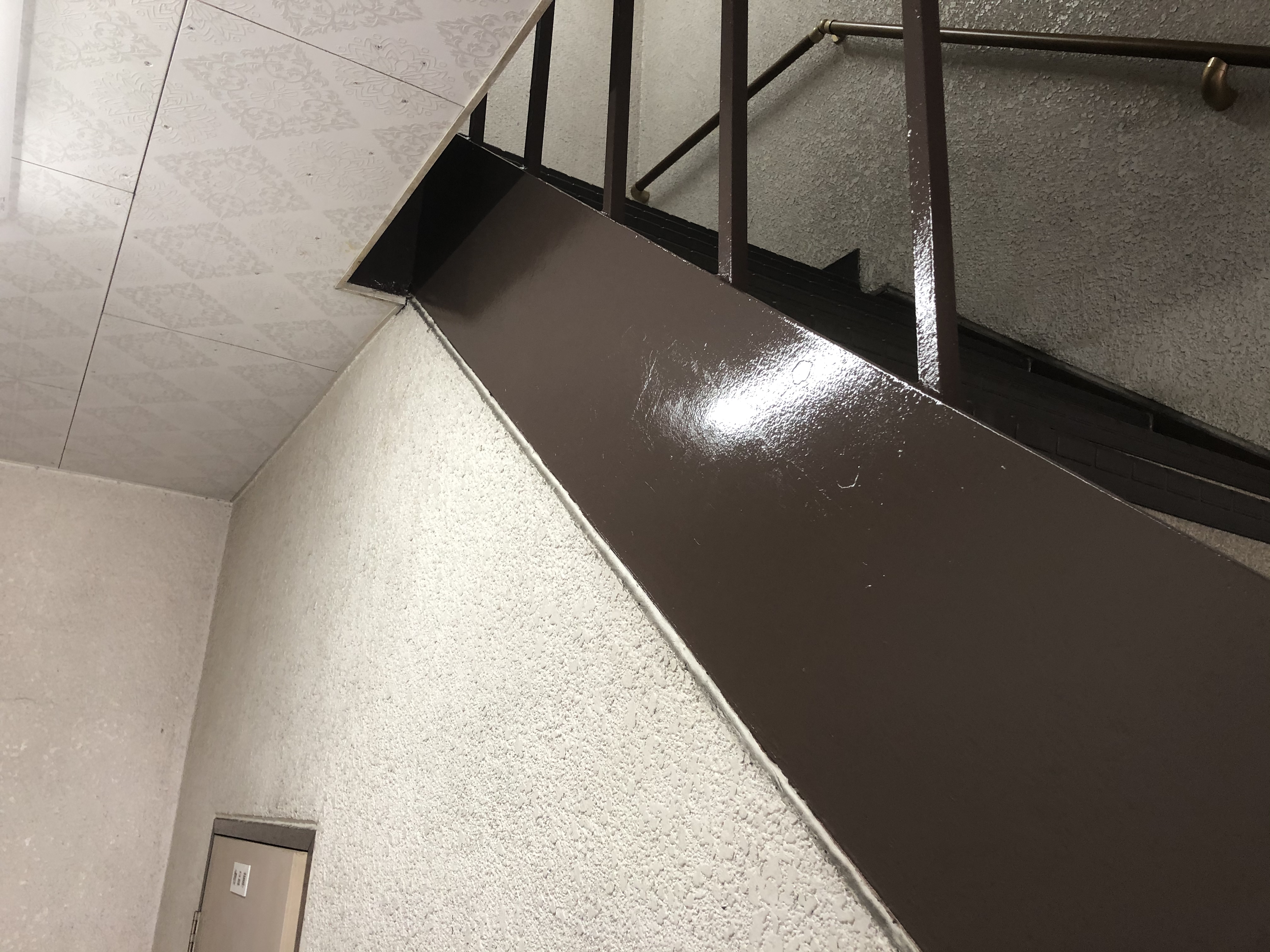 大阪市天王寺区　オフィスビルの階段塗装工事