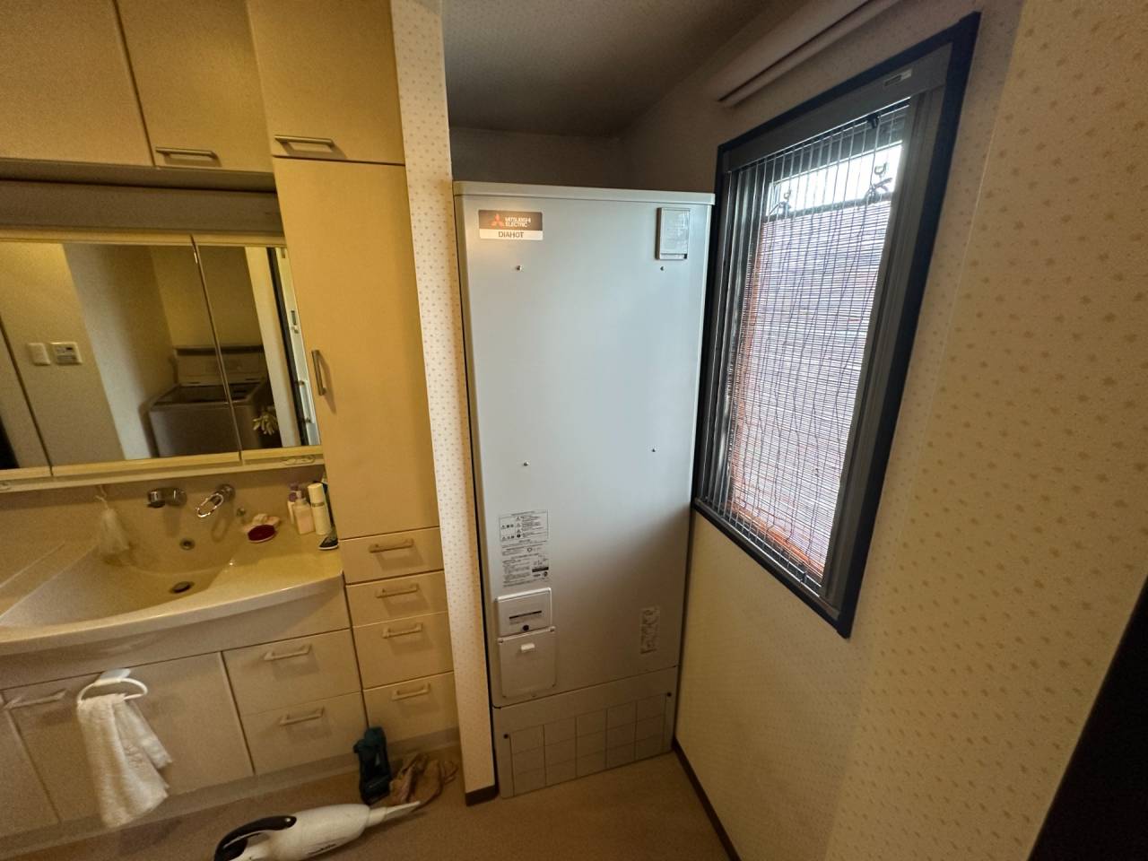 大阪市生野区　分譲マンションの電気温水器取替リフォーム工事