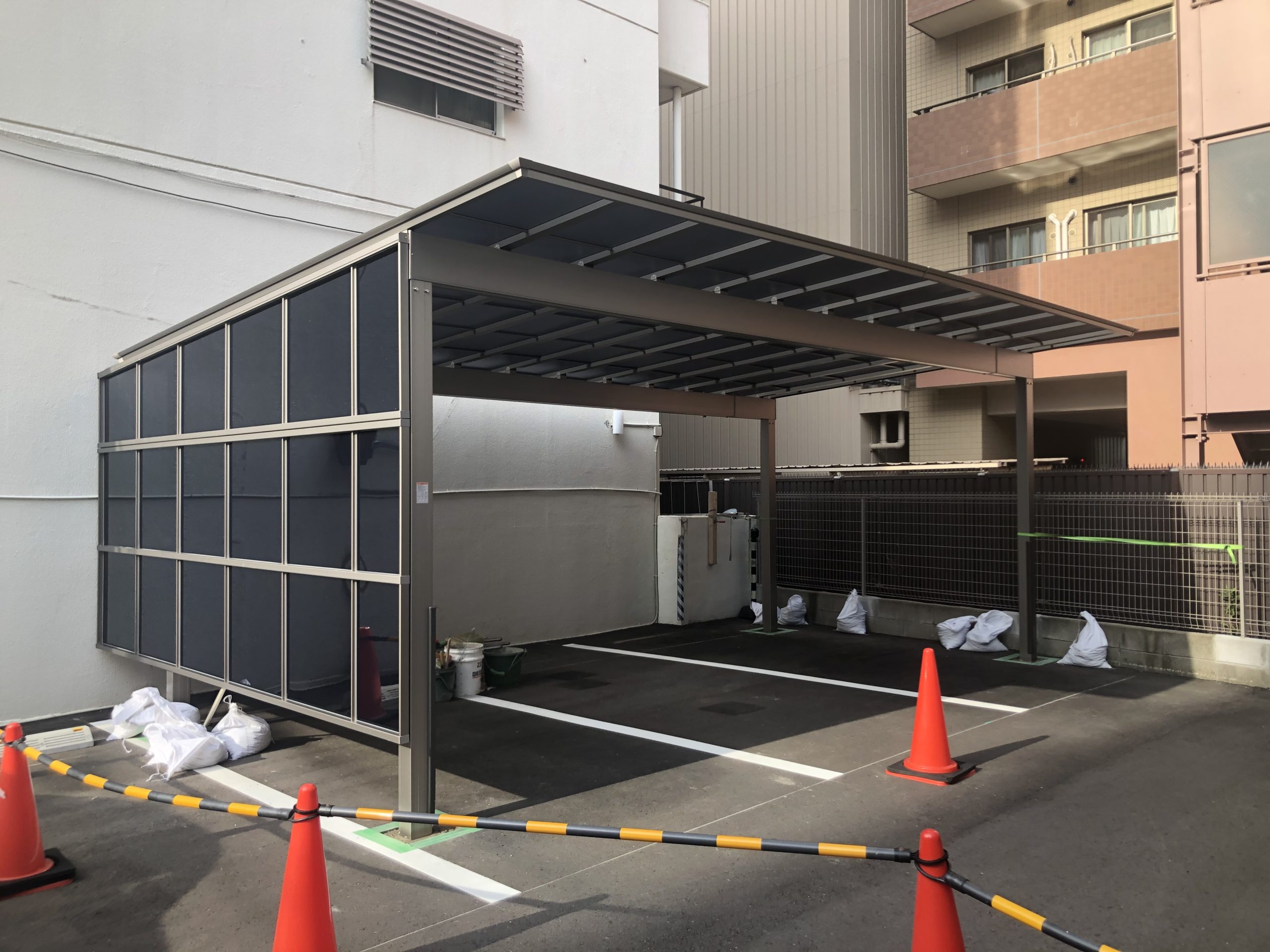 大阪市天王寺区　マンションの駐車場のカーポート設置工事
