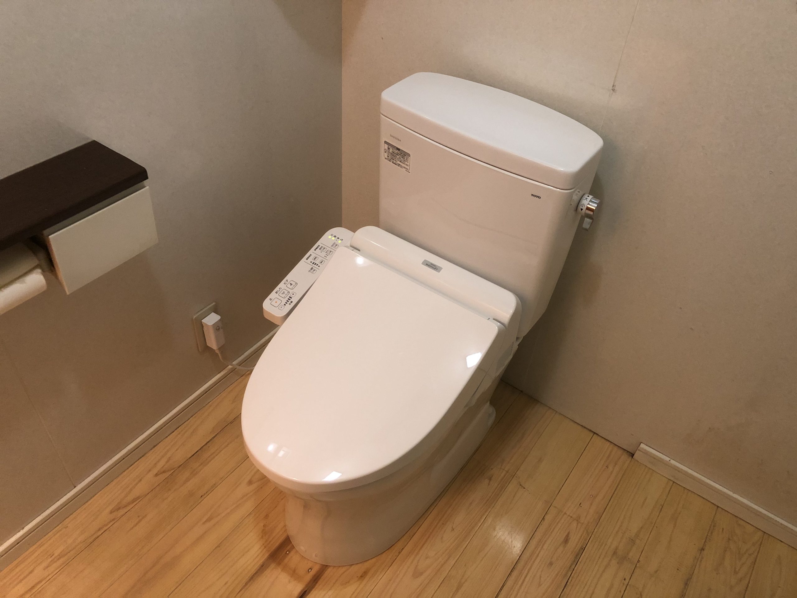 大阪市阿倍野区　戸建て住宅のトイレ取替リフォーム工事　TOTOレストパルからTOTOピュアレストQRに交換