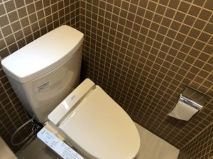大阪市天王寺区　ビルのトイレ取替施工事例　洋式から洋式トイレ　水漏れによる取替　ＴＯＴＯピュアレスト