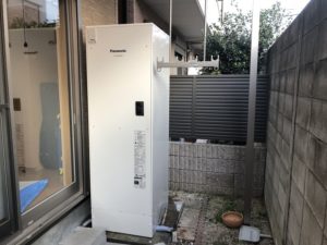 大阪市天王寺区　電気温水器の取替施工事例です　容量も増えたのでたっぷり使えます